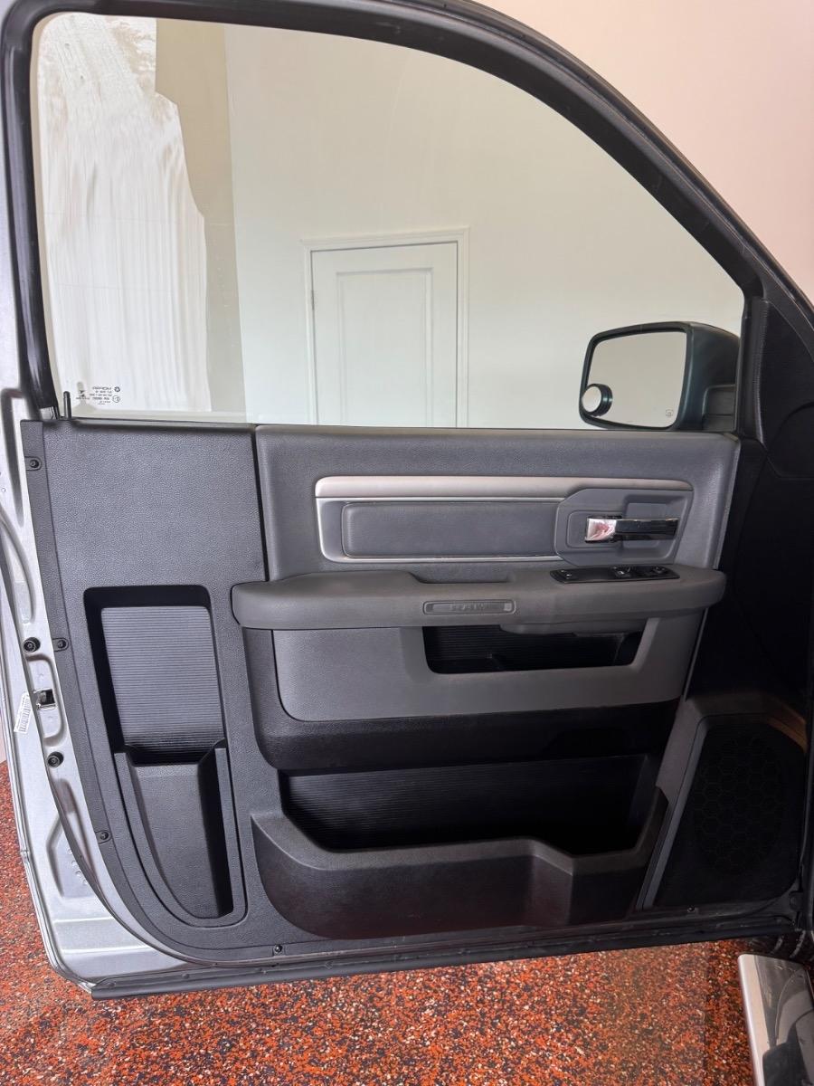 RAM 1500 2WD Reg Cab 120.5" HFE 2013