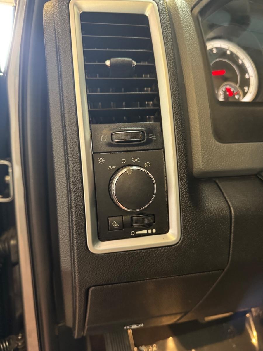 RAM 1500 2WD Reg Cab 120.5" HFE 2013