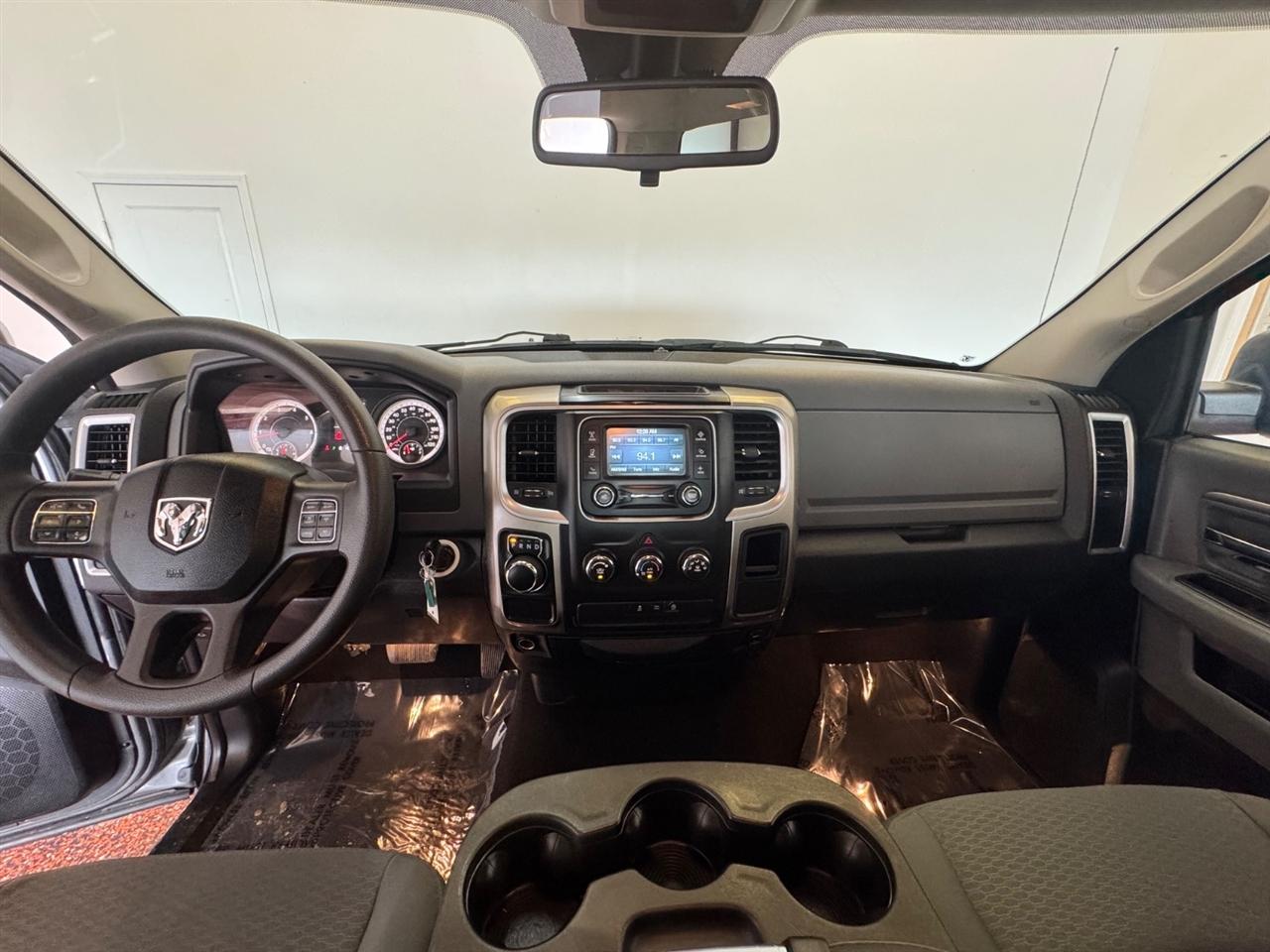 RAM 1500 2WD Reg Cab 120.5" HFE 2013