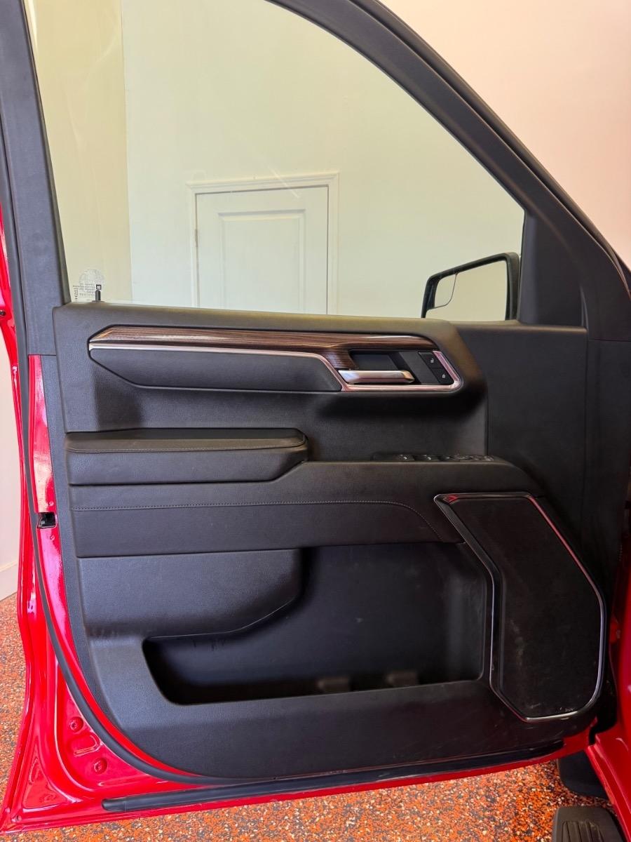 Chevrolet Silverado 1500 4WD Crew Cab 157" LT 2023
