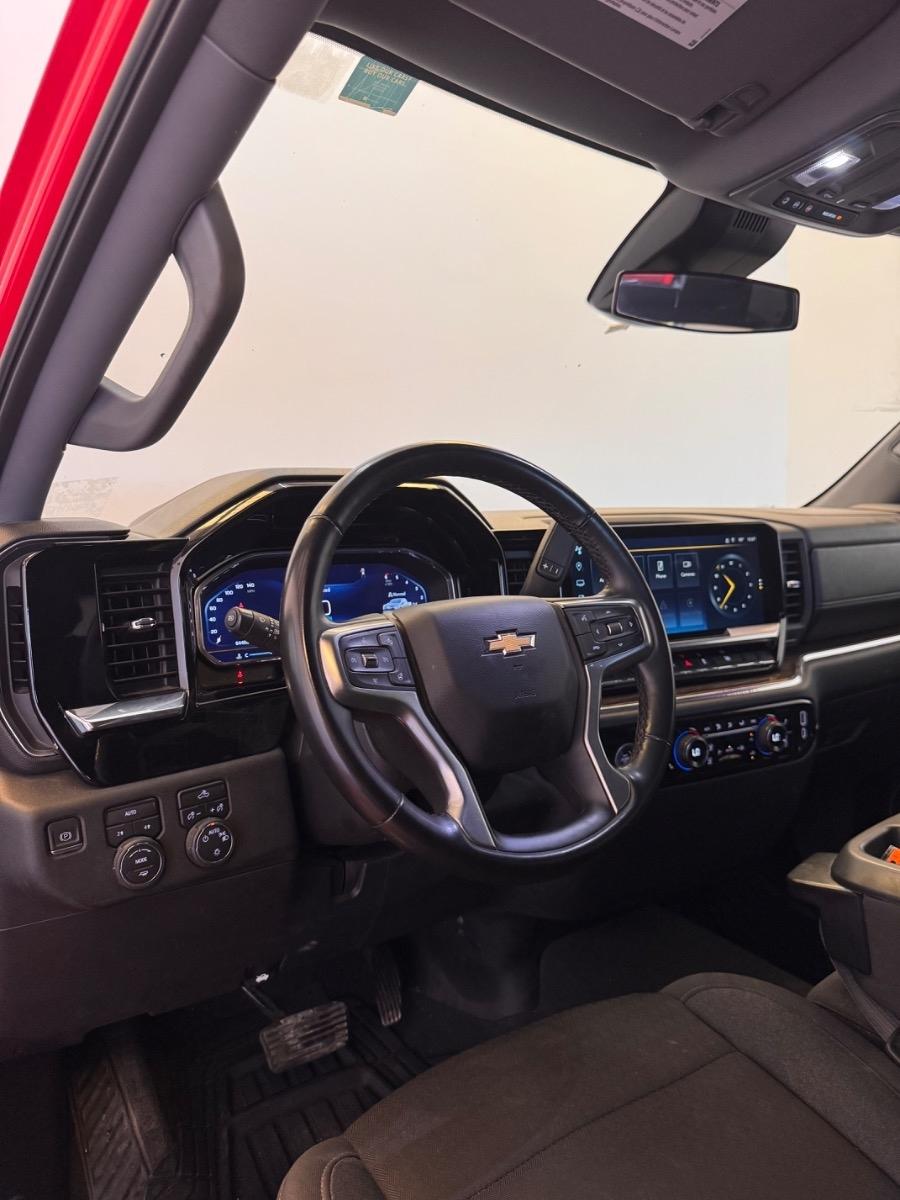 Chevrolet Silverado 1500 4WD Crew Cab 157" LT 2023