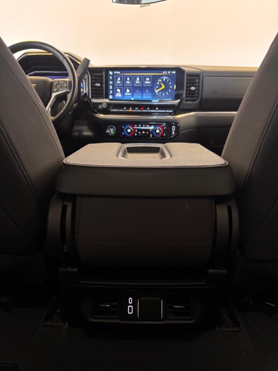 Chevrolet Silverado 1500 4WD Crew Cab 157" LT 2023