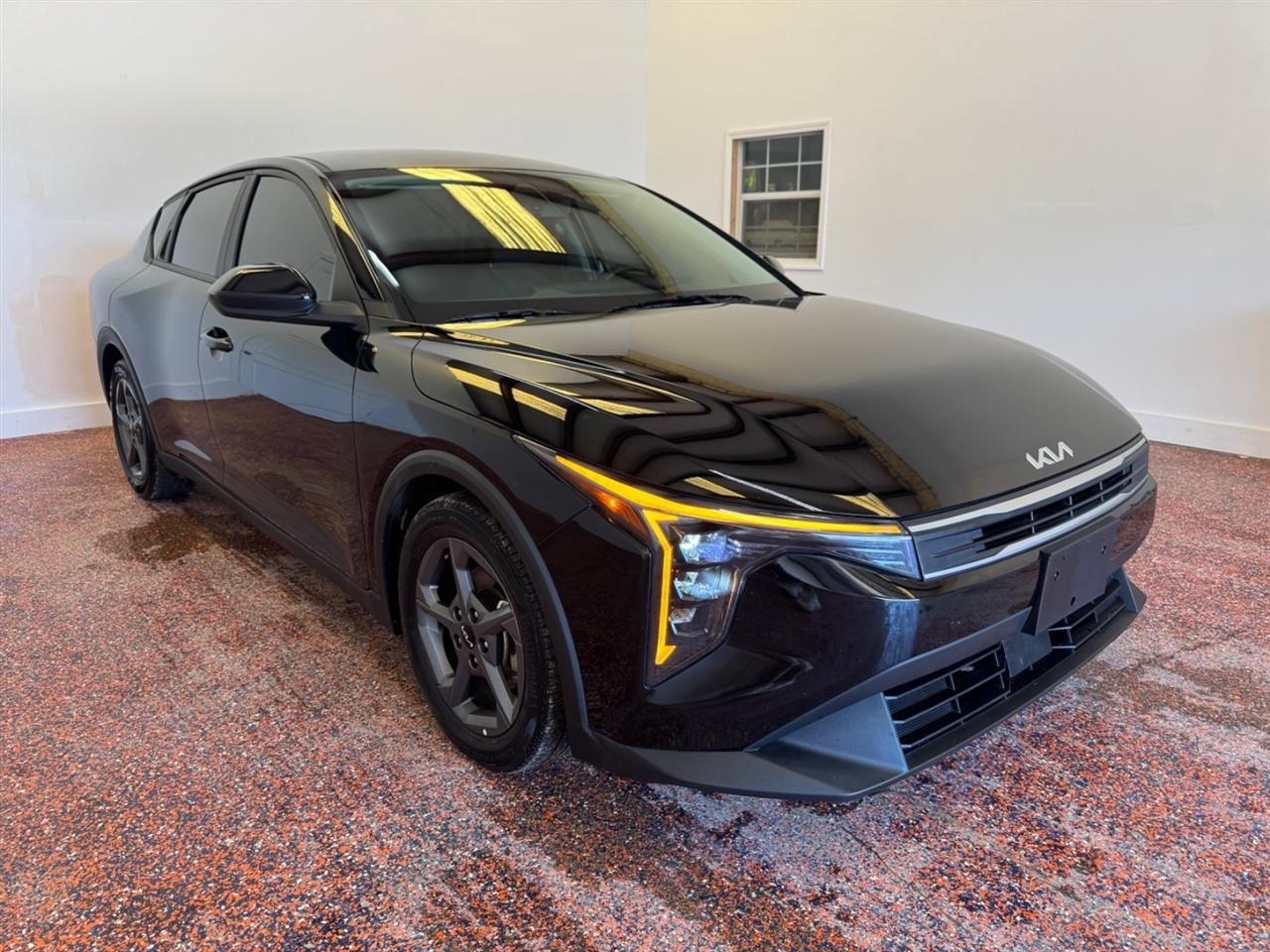Kia K4 LXS FWD 2025