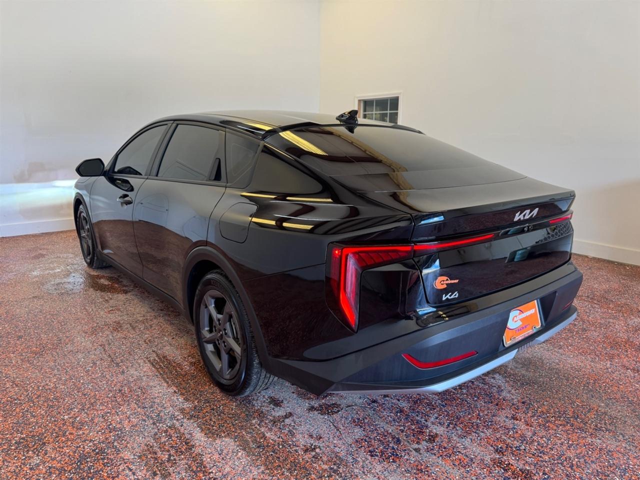 Kia K4 LXS FWD 2025