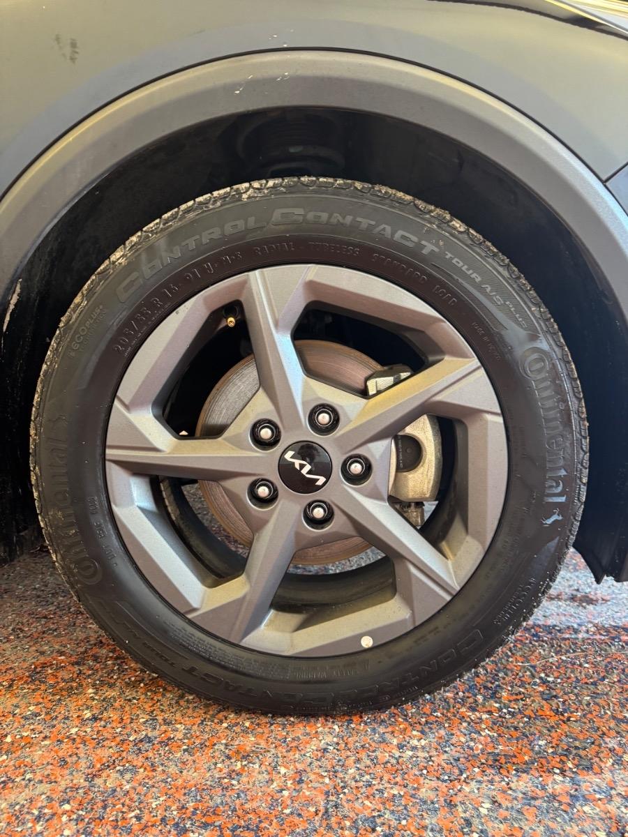 Kia K4 LXS FWD 2025