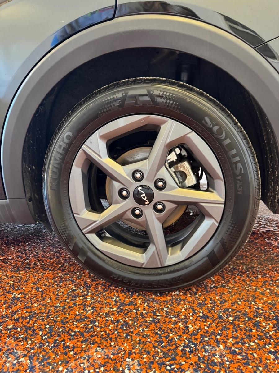Kia K4 LXS FWD 2025