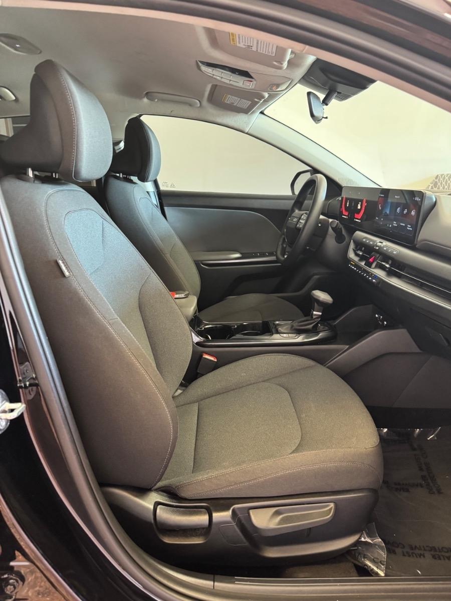 Kia K4 LXS FWD 2025