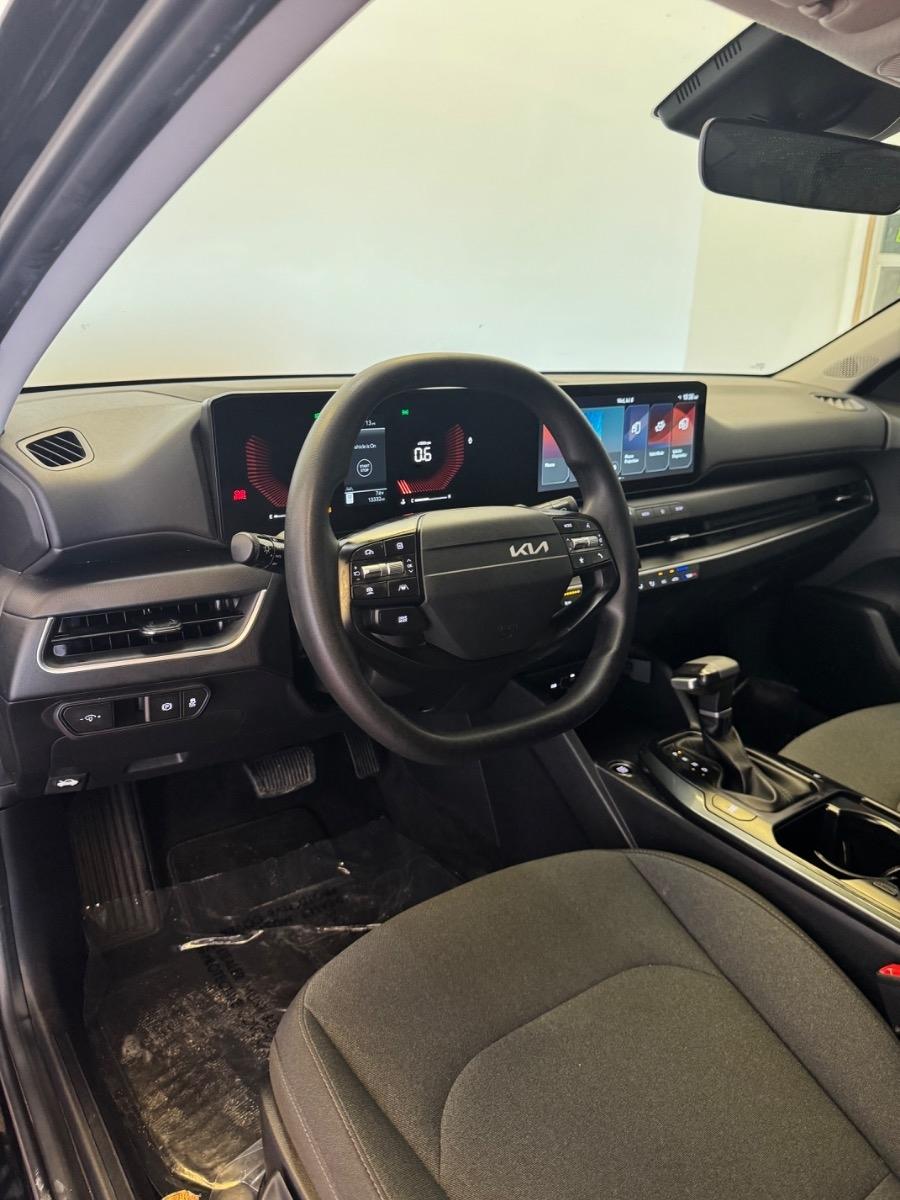 Kia K4 LXS FWD 2025