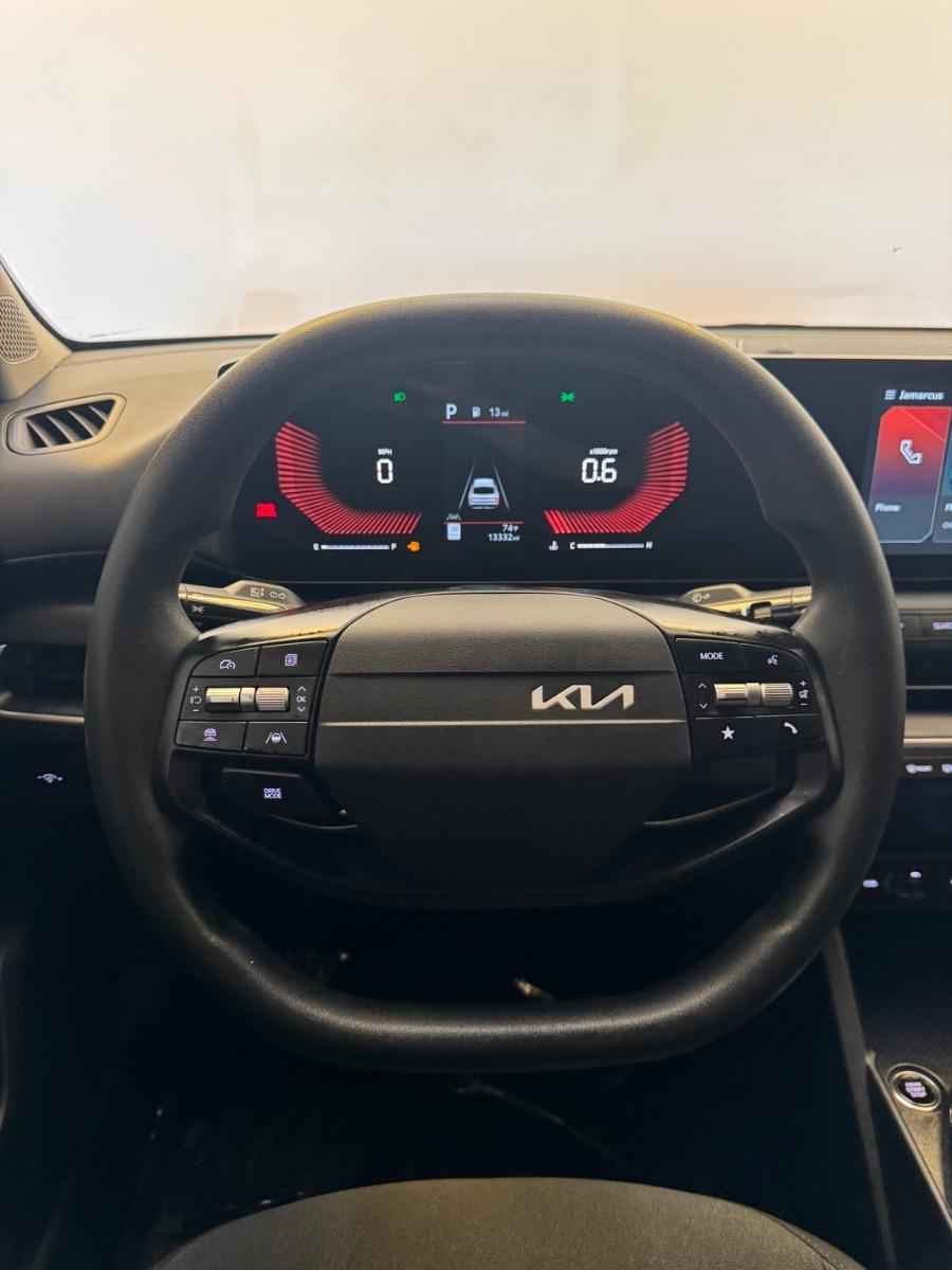Kia K4 LXS FWD 2025