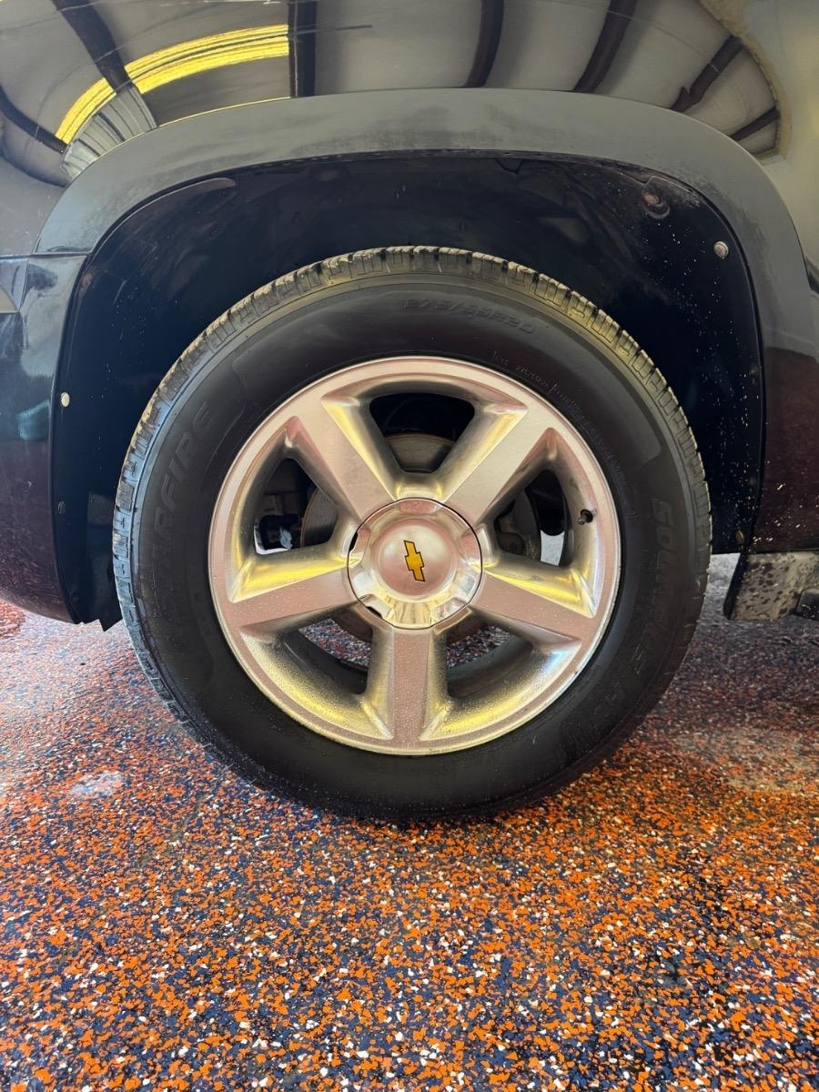 Chevrolet Avalanche 2WD Crew Cab LT 2011