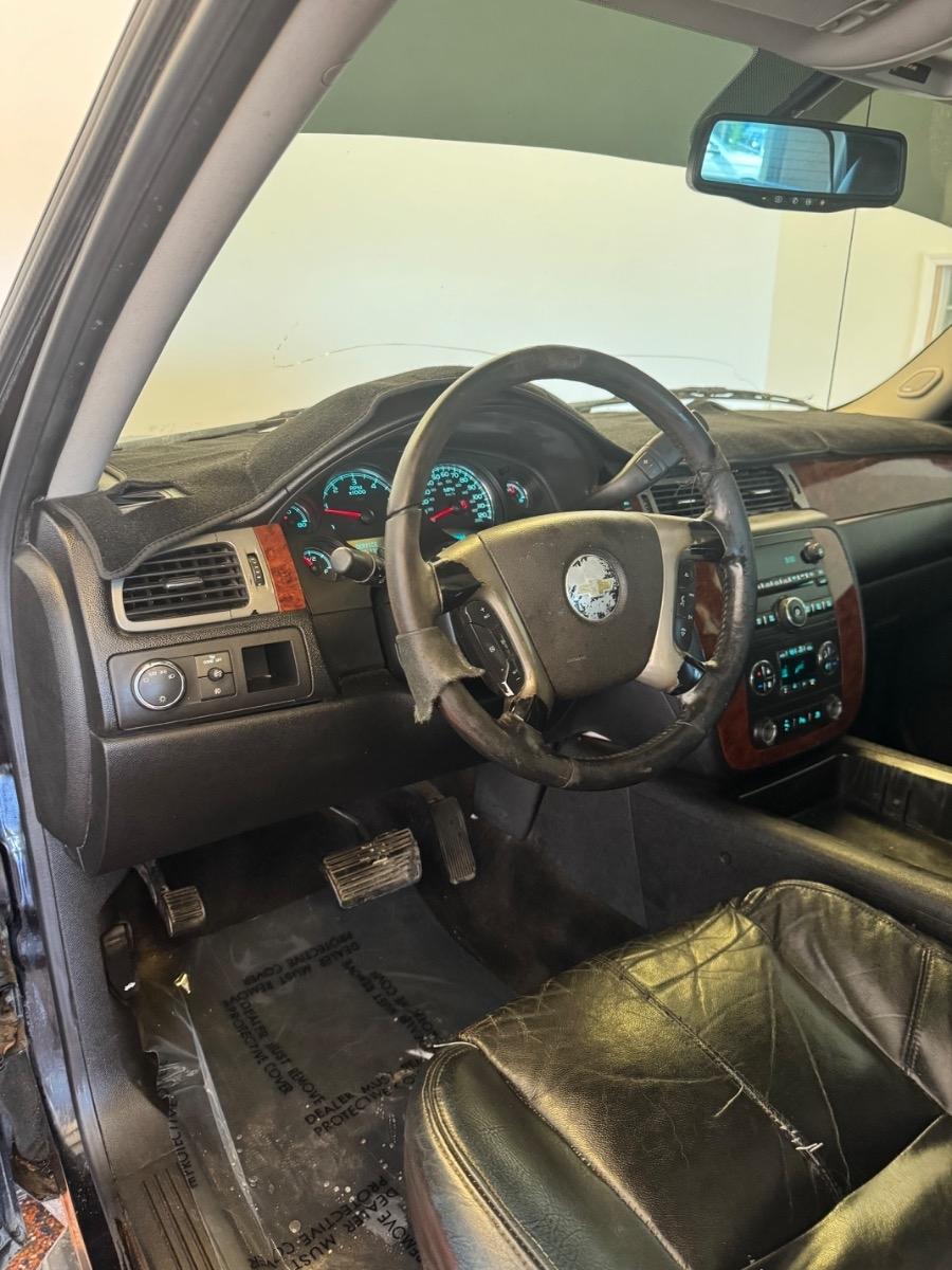 Chevrolet Avalanche 2WD Crew Cab LT 2011