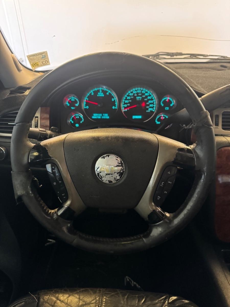 Chevrolet Avalanche 2WD Crew Cab LT 2011