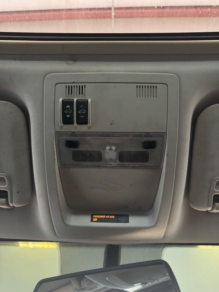 Chevrolet Avalanche 2WD Crew Cab LT 2011