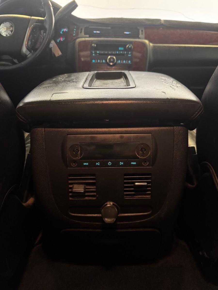 Chevrolet Avalanche 2WD Crew Cab LT 2011