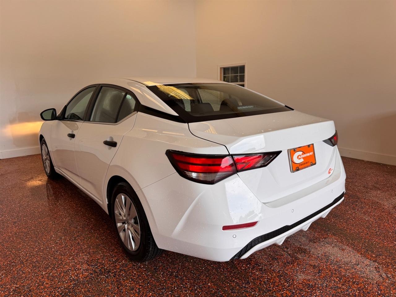Nissan Sentra S CVT 2024