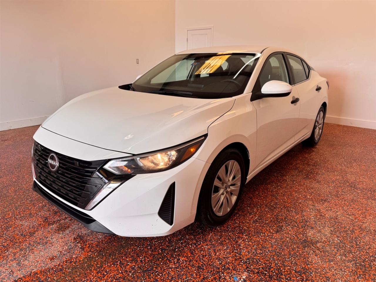 White (Fresh Powder) 2024 Nissan Sentra Sedan Front-Wheel Drive Automatic
