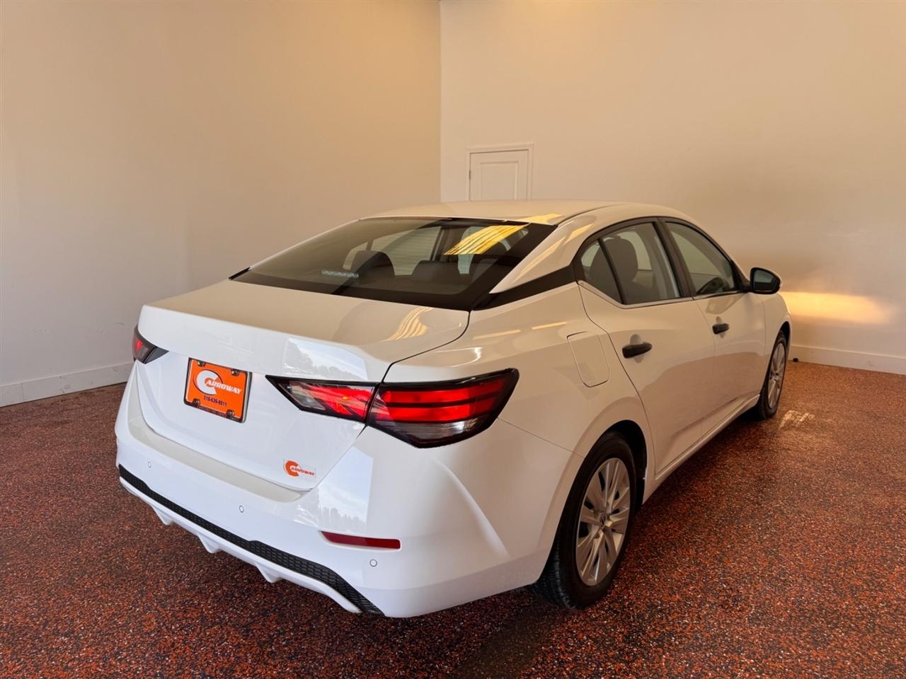 Nissan Sentra S CVT 2024
