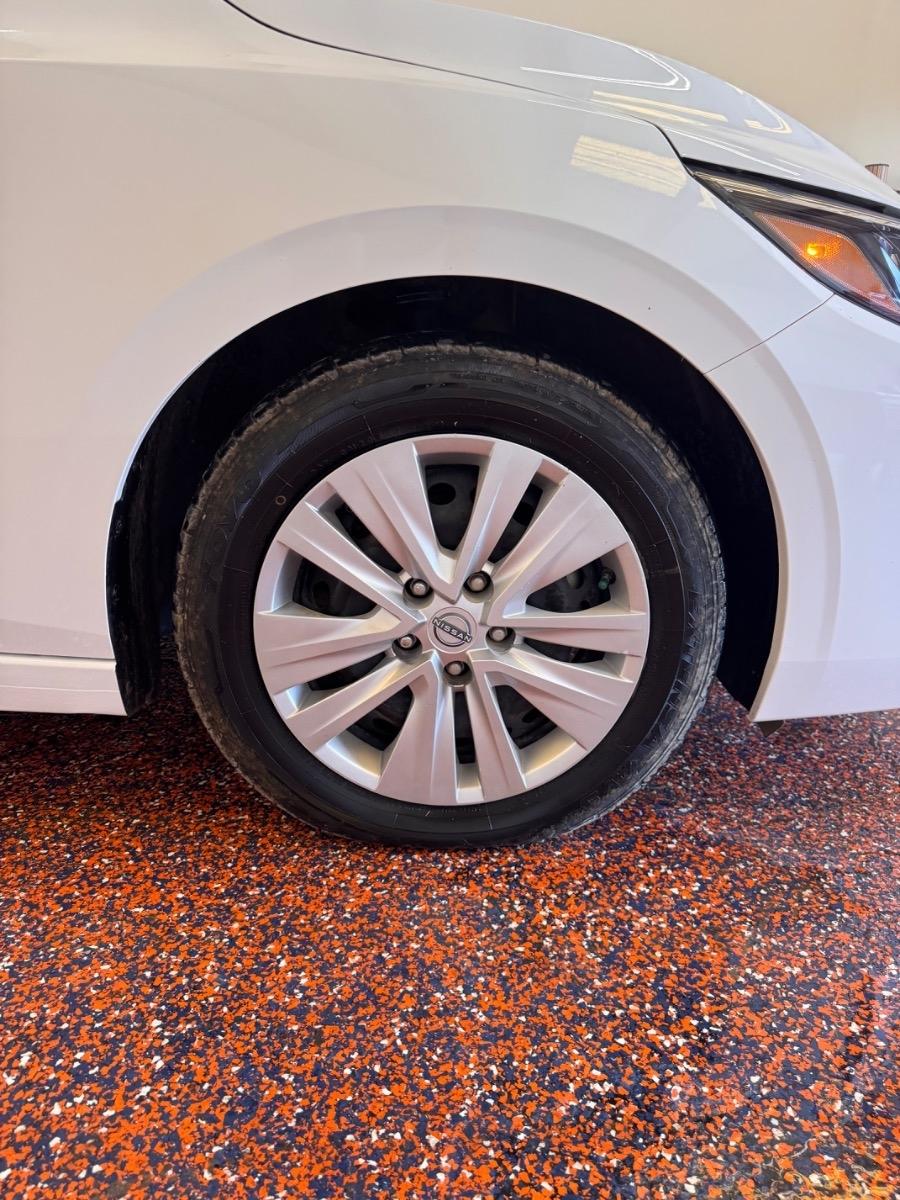 Nissan Sentra S CVT 2024