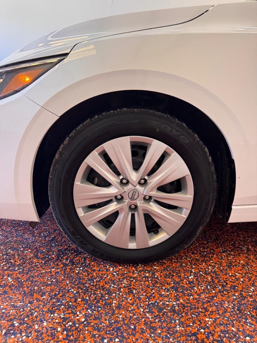Nissan Sentra S CVT 2024