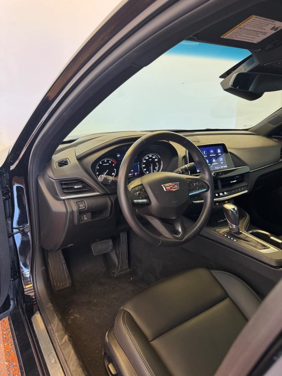 Cadillac CT4 4dr Sdn Luxury 2024