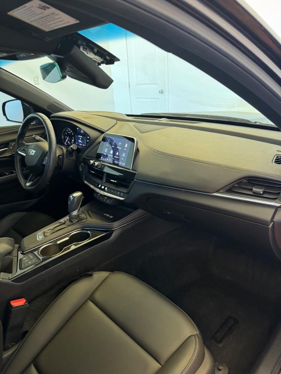 Cadillac CT4 4dr Sdn Luxury 2024