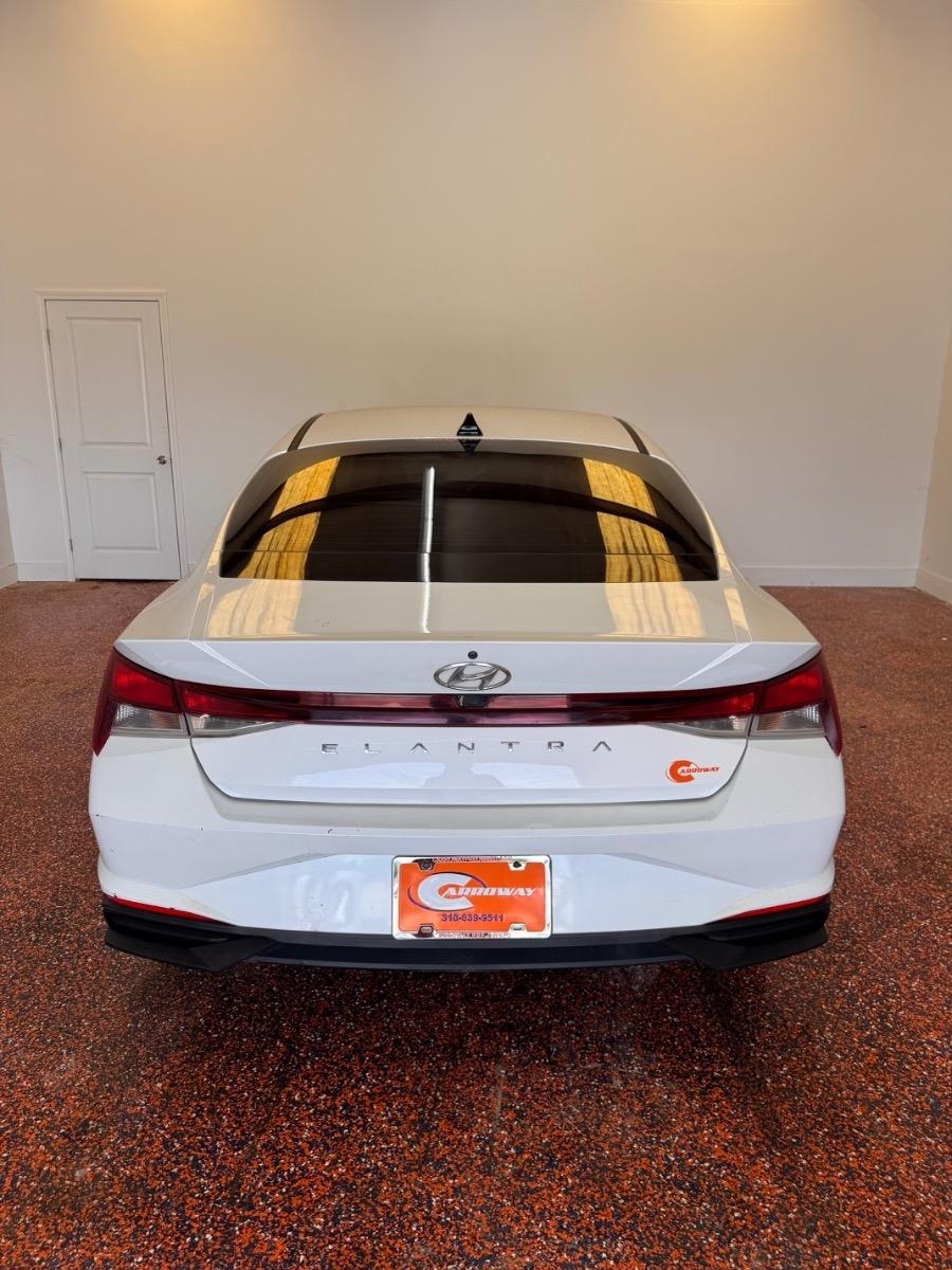 Hyundai Elantra SEL IVT *Ltd Avail* 2021