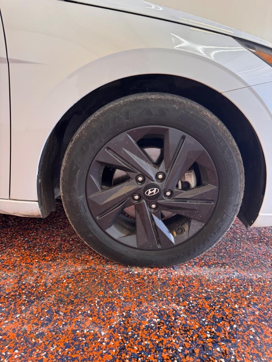 Hyundai Elantra SEL IVT *Ltd Avail* 2021