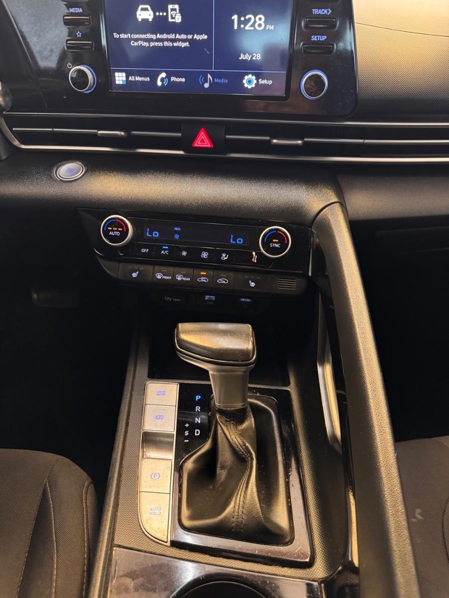 Hyundai Elantra SEL IVT *Ltd Avail* 2021