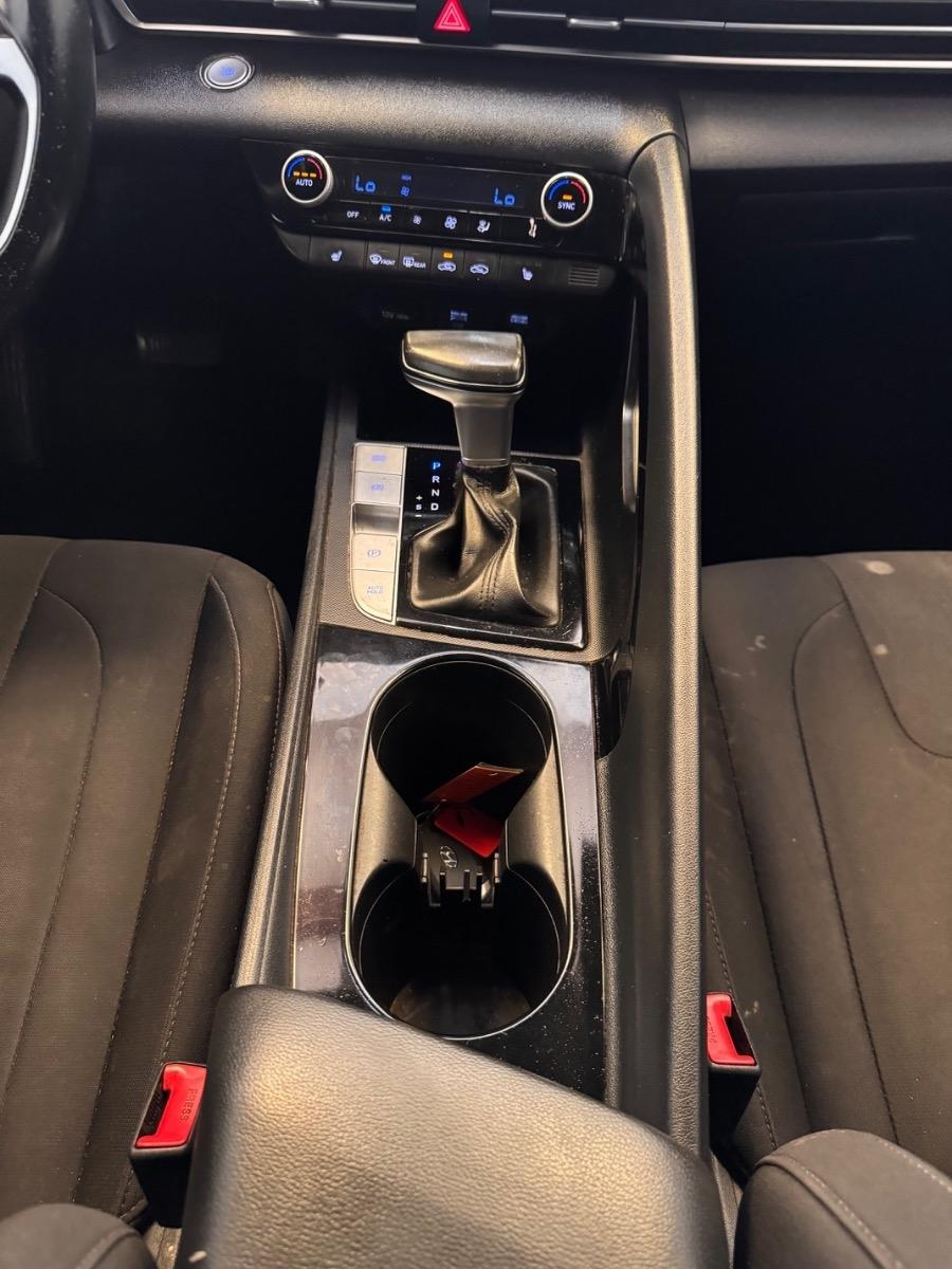Hyundai Elantra SEL IVT *Ltd Avail* 2021