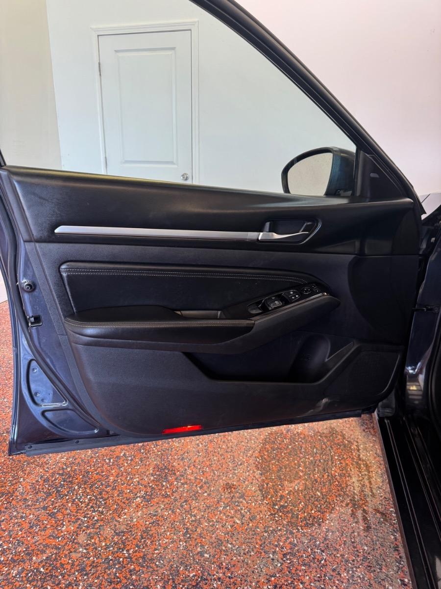 Nissan Altima 2.5 SL Sedan 2020
