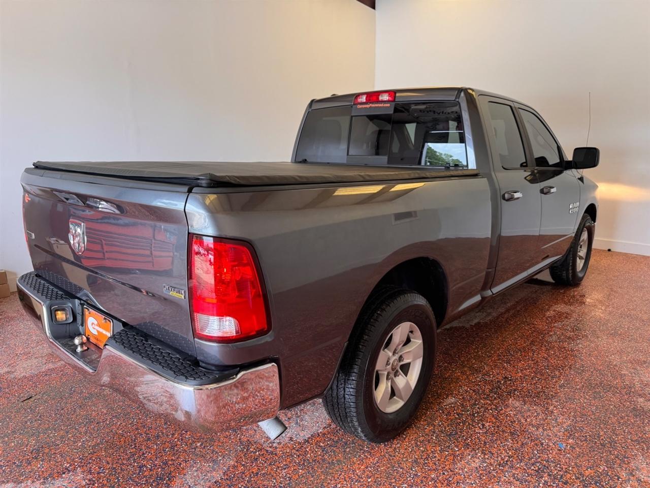 RAM 1500 2WD Quad Cab 140.5" SLT 2016