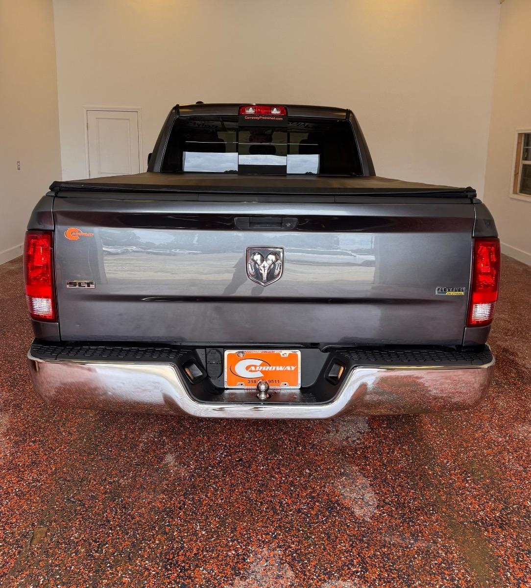 RAM 1500 2WD Quad Cab 140.5" SLT 2016