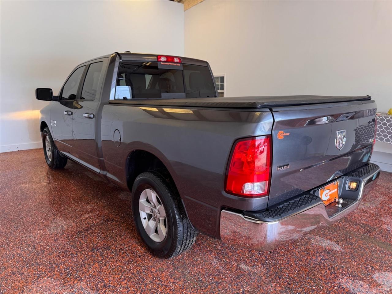 RAM 1500 2WD Quad Cab 140.5" SLT 2016