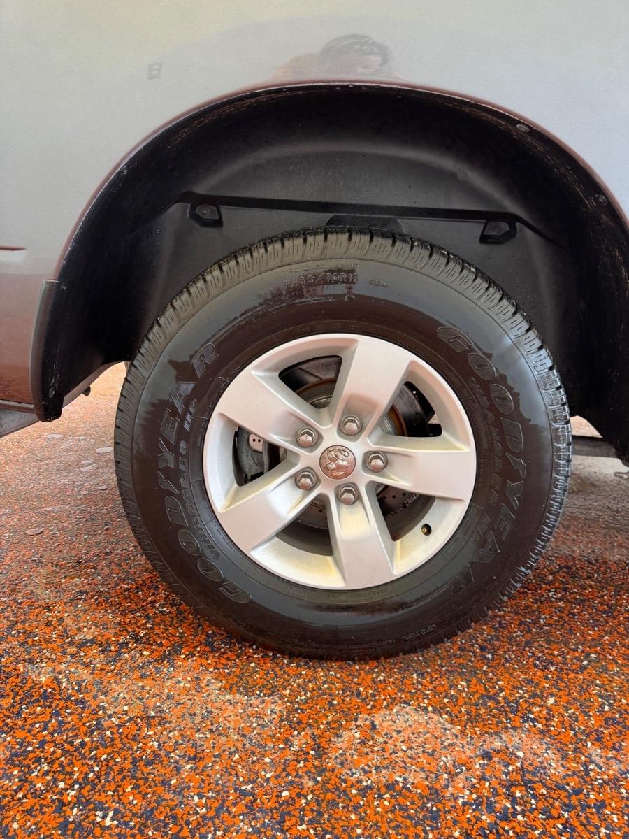 RAM 1500 2WD Quad Cab 140.5" SLT 2016