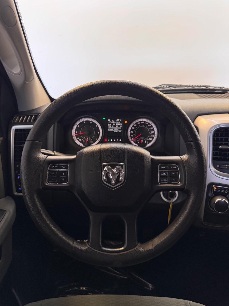 RAM 1500 2WD Quad Cab 140.5" SLT 2016