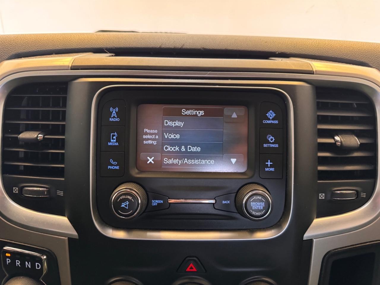 RAM 1500 2WD Quad Cab 140.5" SLT 2016