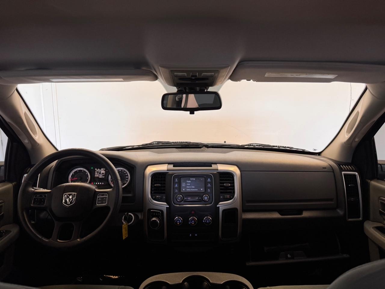 RAM 1500 2WD Quad Cab 140.5" SLT 2016