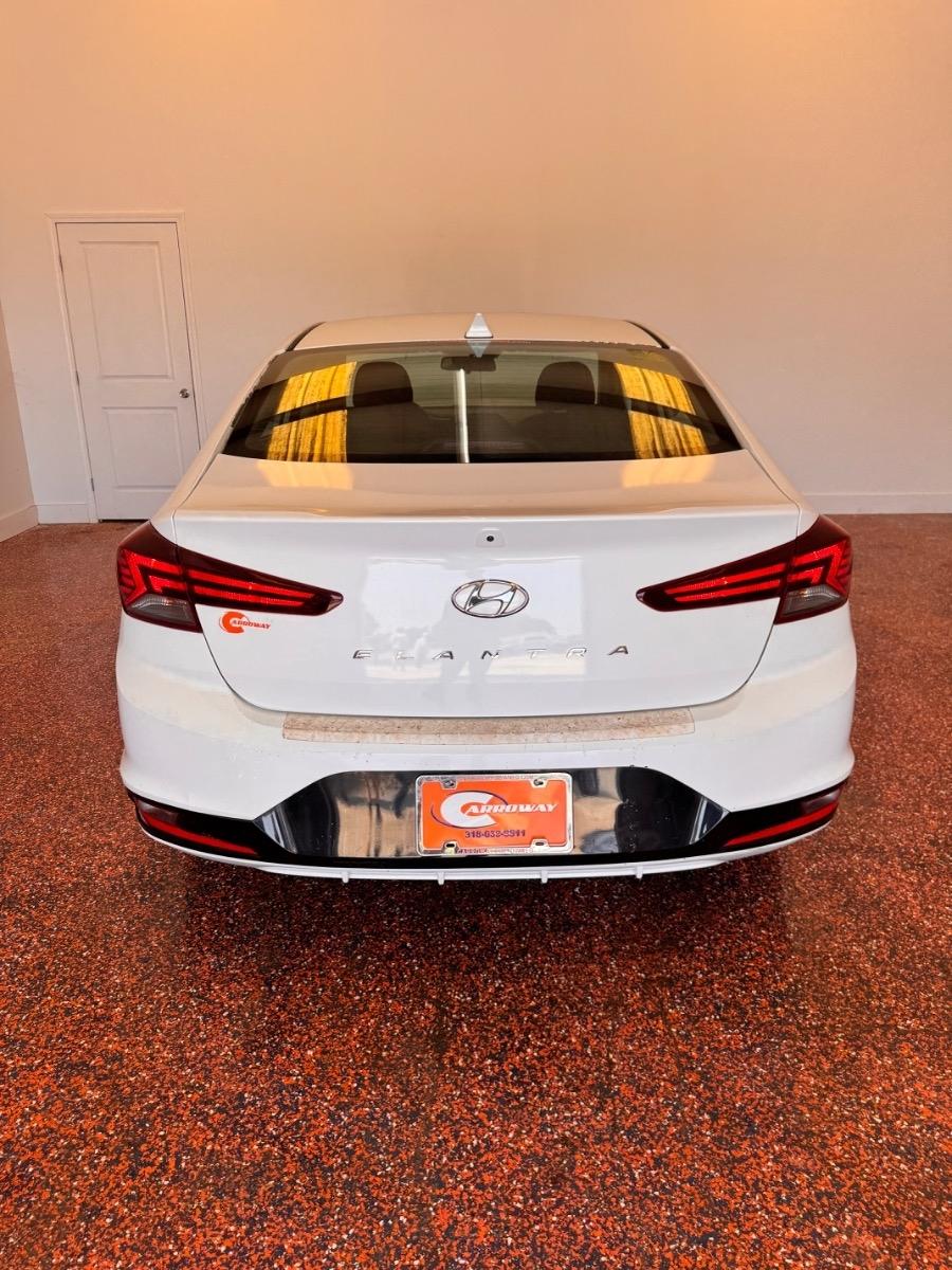 Hyundai Elantra SEL IVT 2020