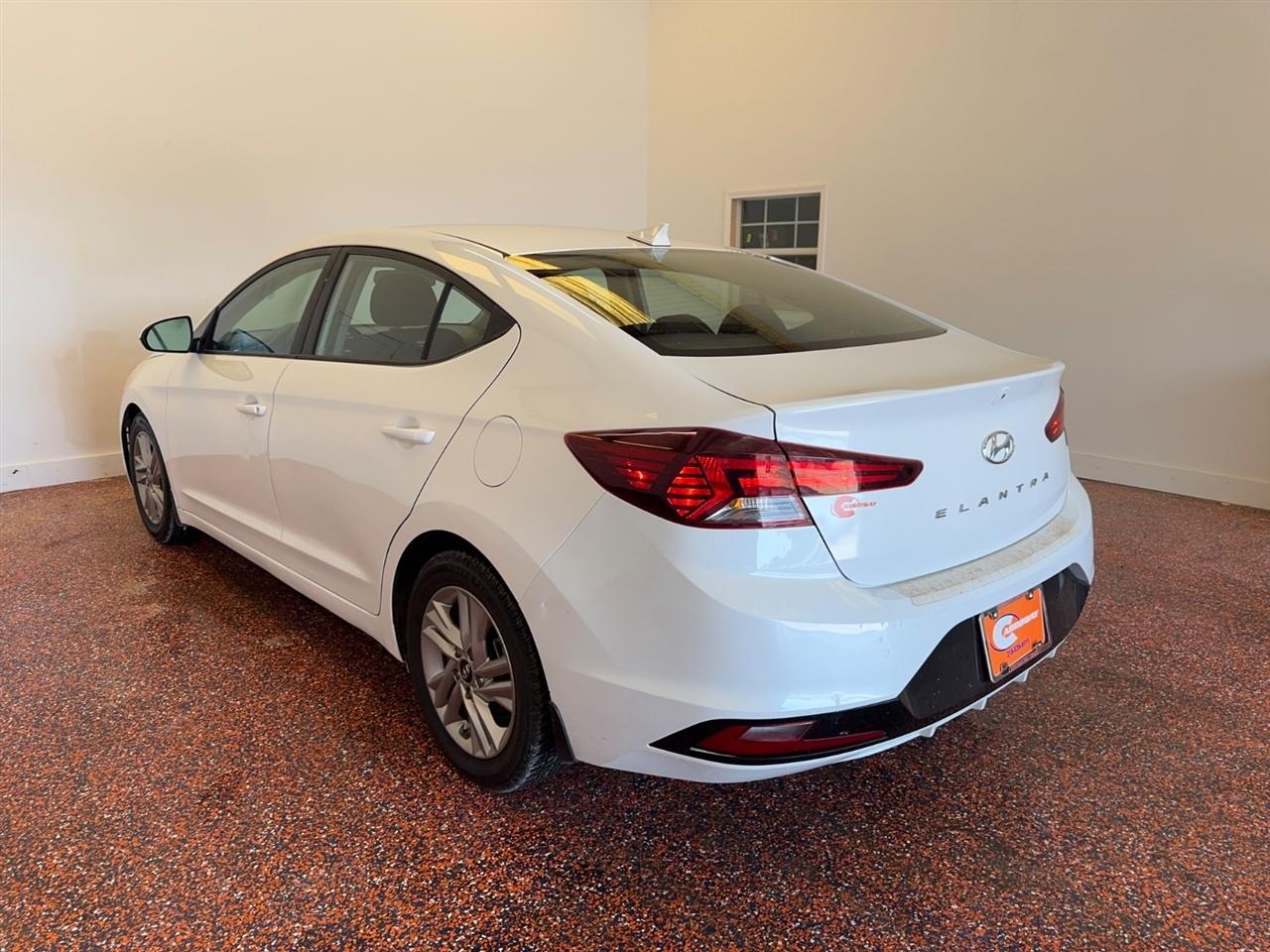 Hyundai Elantra SEL IVT 2020