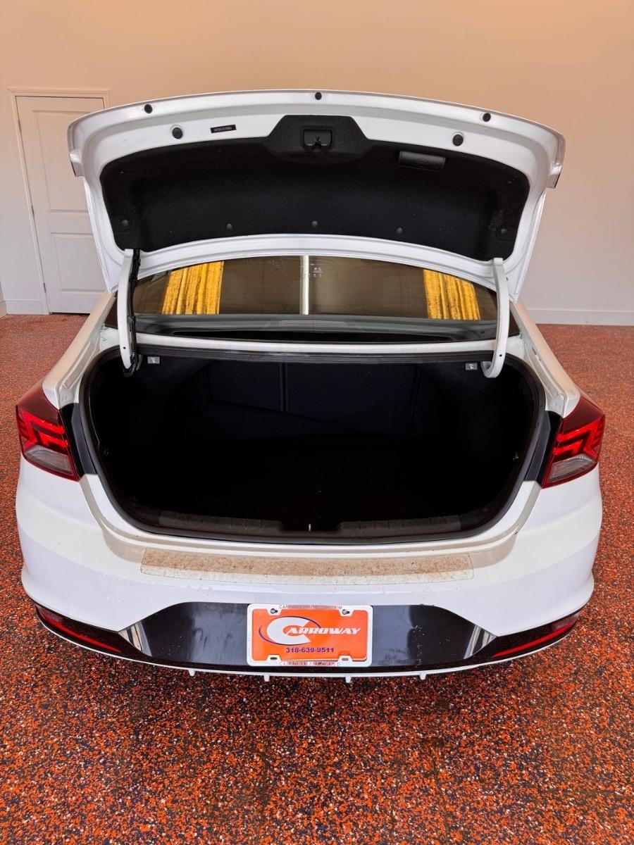 Hyundai Elantra SEL IVT 2020
