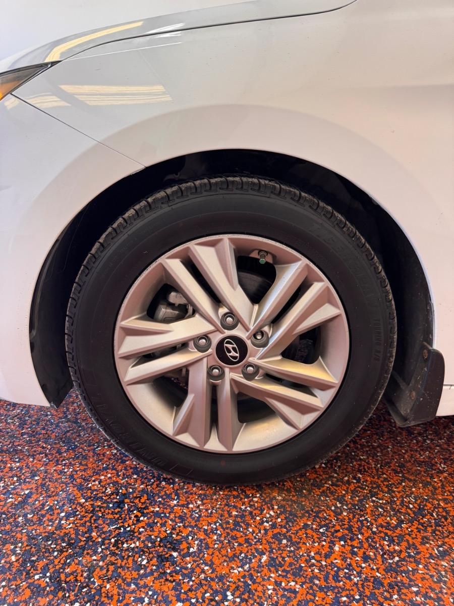 Hyundai Elantra SEL IVT 2020