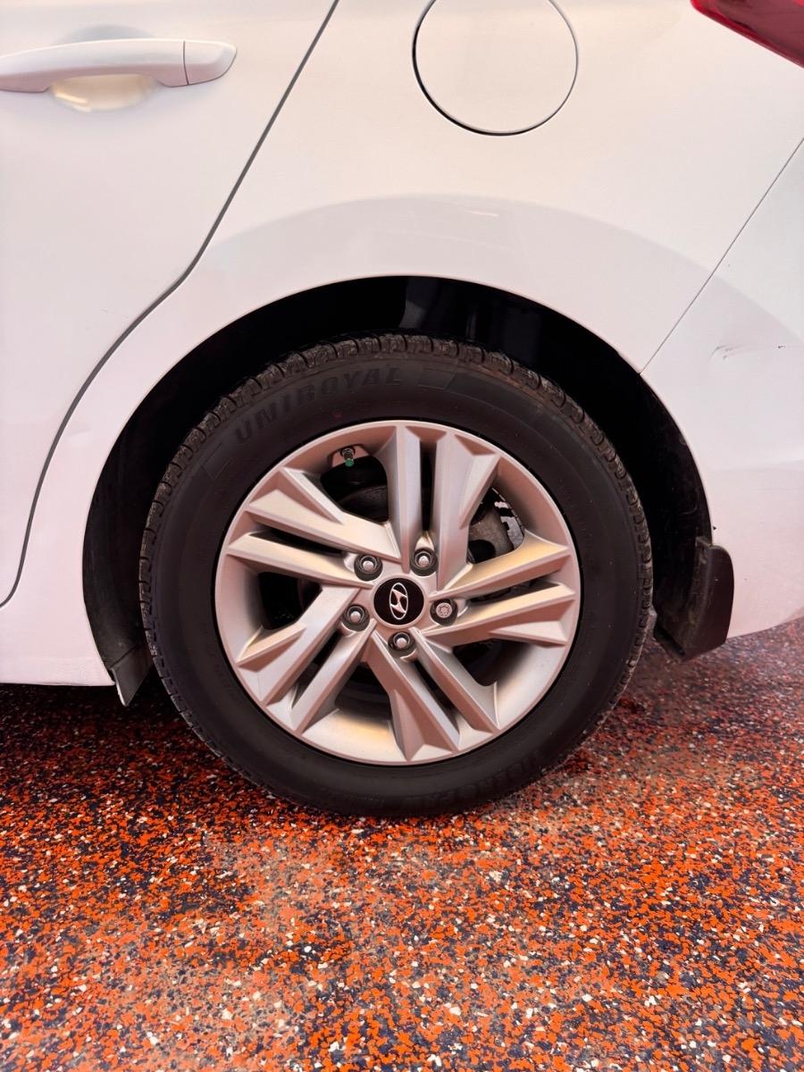Hyundai Elantra SEL IVT 2020
