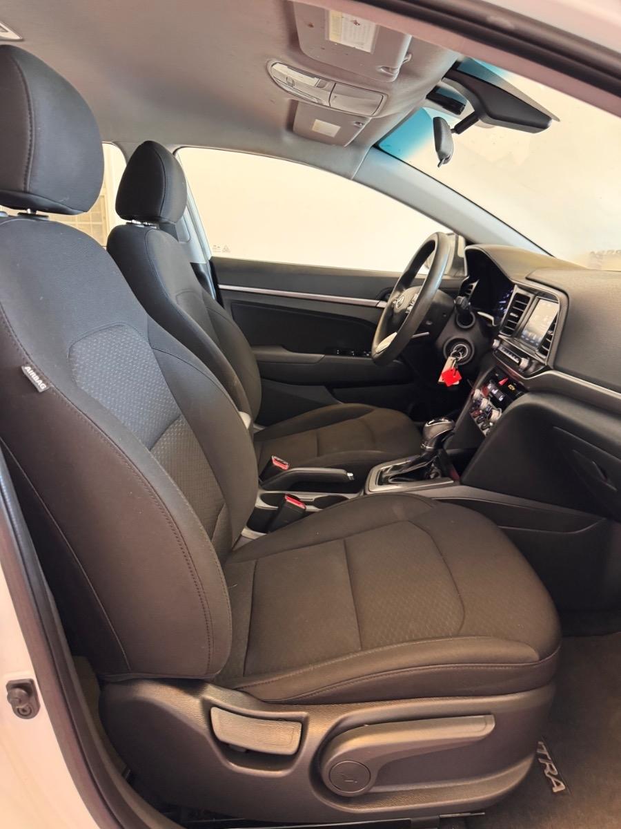 Hyundai Elantra SEL IVT 2020