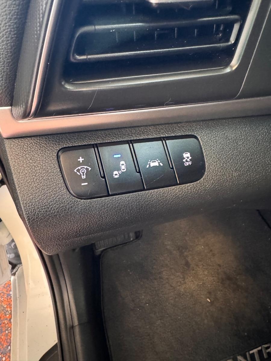 Hyundai Elantra SEL IVT 2020