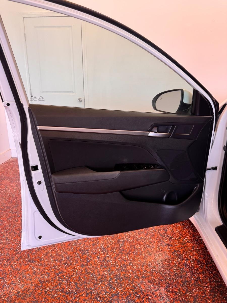 Hyundai Elantra SEL IVT 2020