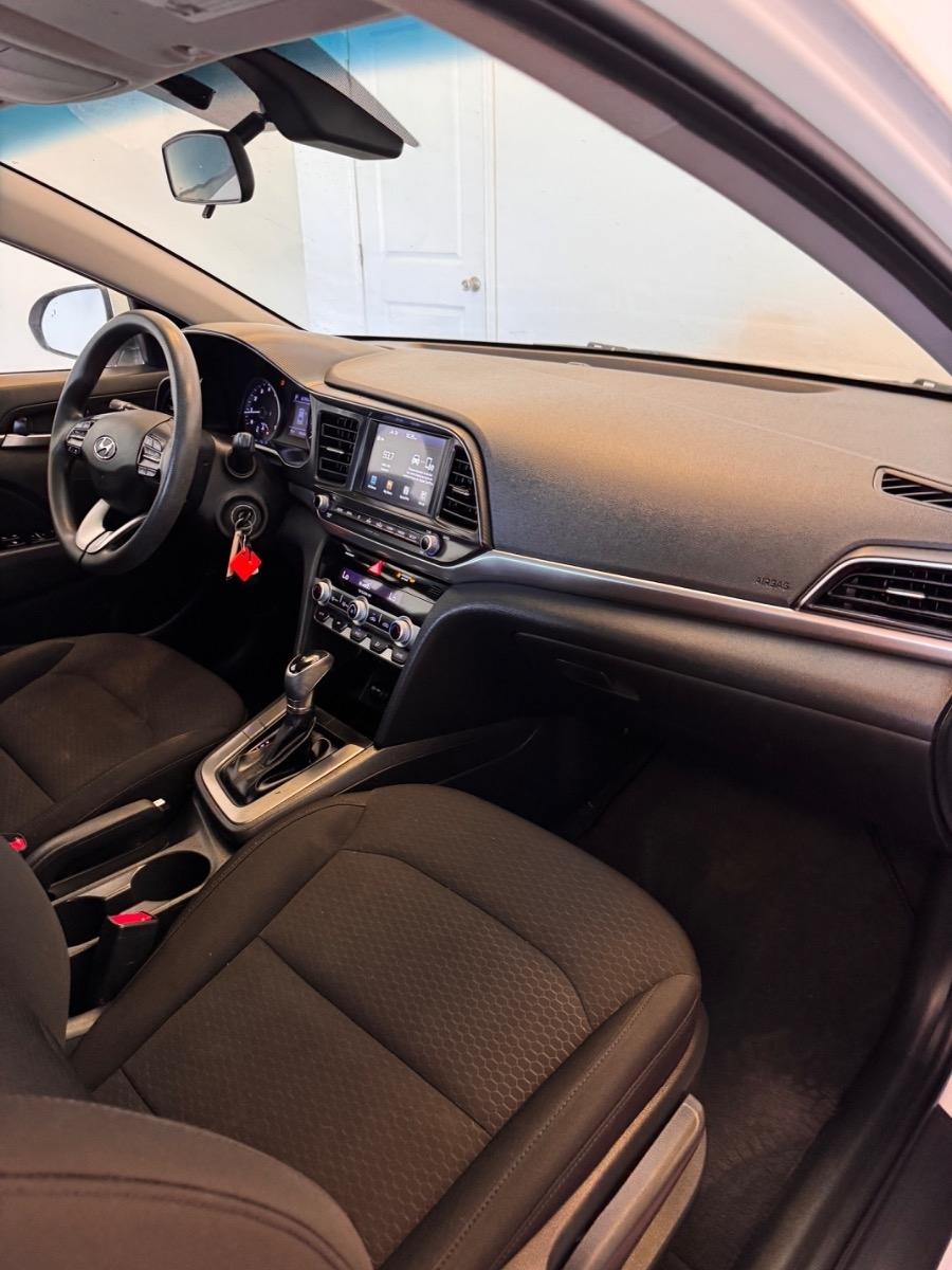 Hyundai Elantra SEL IVT 2020