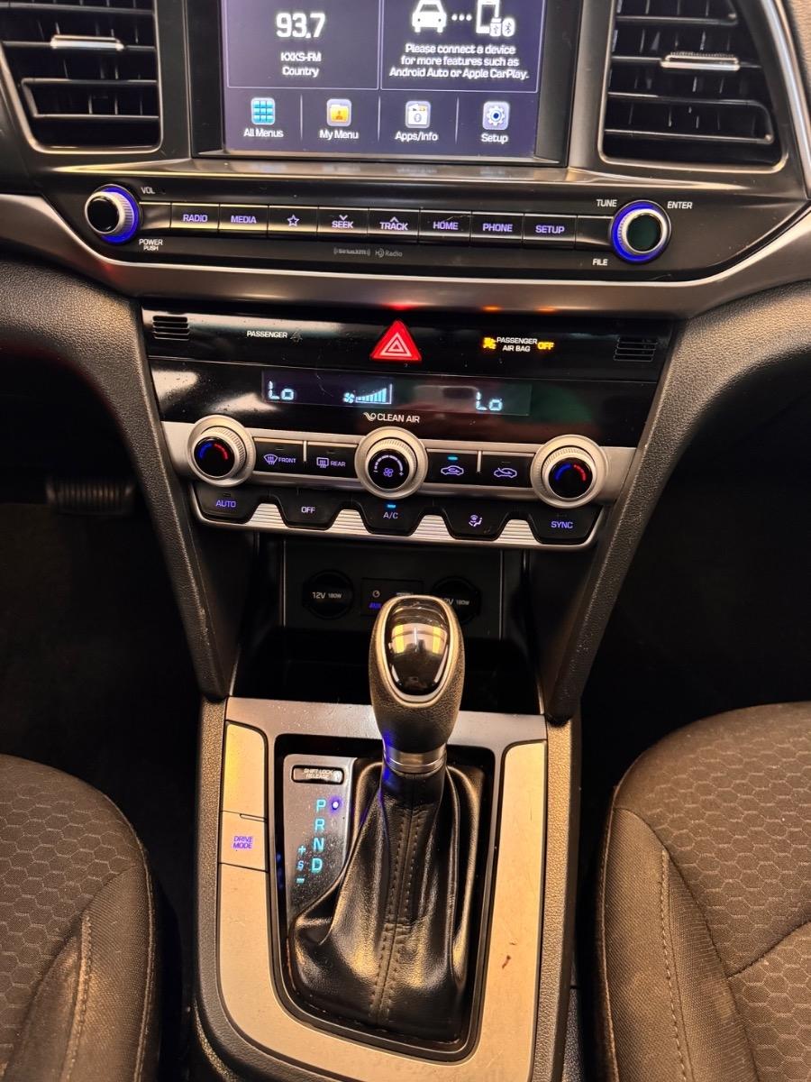 Hyundai Elantra SEL IVT 2020