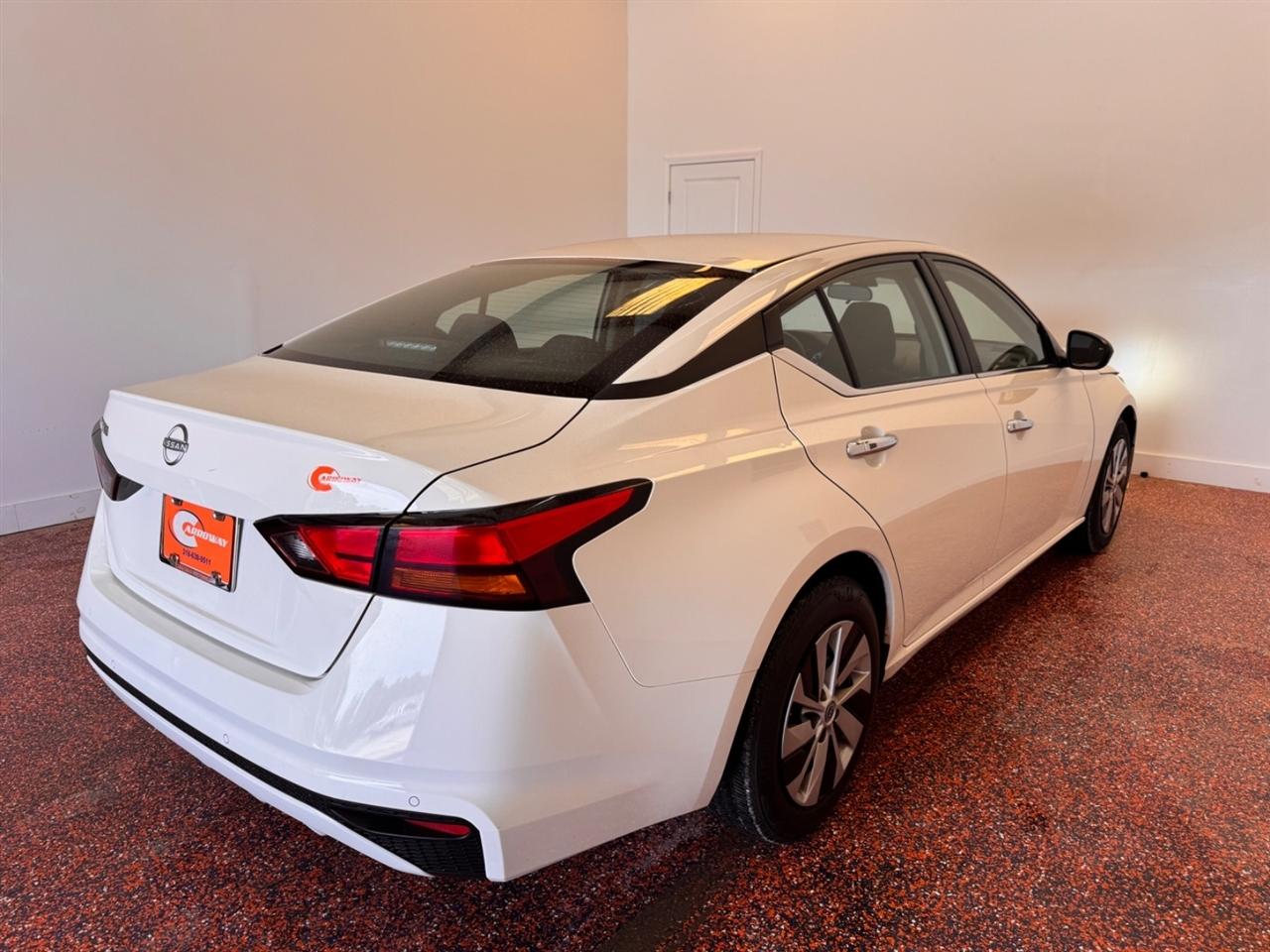Nissan Altima 2.5 S Sedan 2024