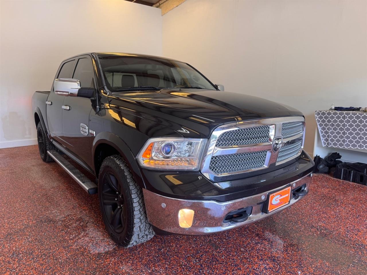 RAM 1500 4WD Crew Cab 140.5" Longhorn 2016
