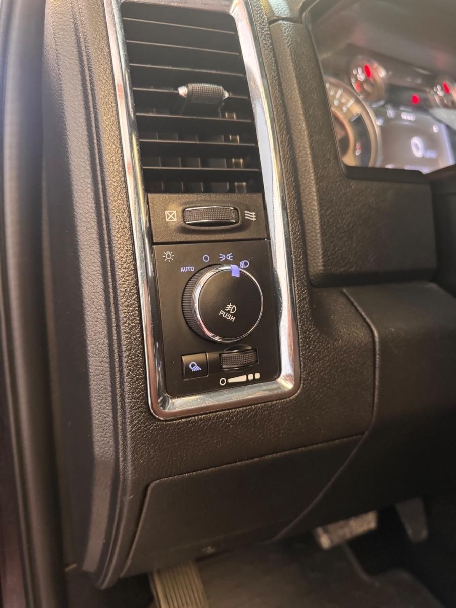 RAM 1500 4WD Crew Cab 140.5" Longhorn 2016